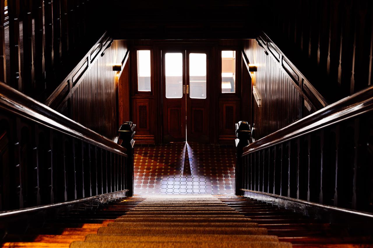 The Henry Jones Art Hotel Hobart Exterior foto The staircase of the main building